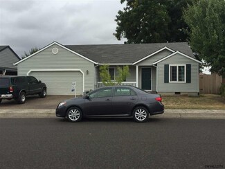 1055 Black Walnut St, Gervais, OR 97026