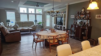 3930 Scramble Dr, Ruskin, FL 33570