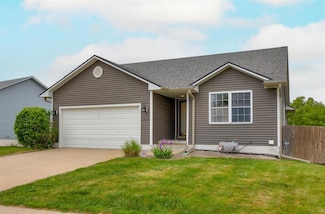 2416 Grand River Dr, Des Moines, IA 50320