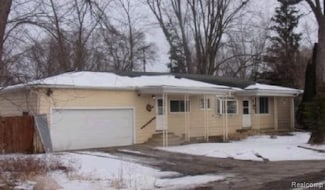 3302 Newton Rd, Commerce Township, MI 48382