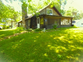 64 River Trail Dr, Bay City, MI 48706
