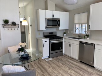 1295 S Cawston Ave Unit 407, Hemet, CA 92545