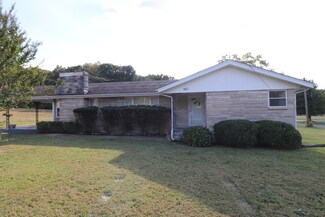 1407 Scottsville Rd, Lafayette, TN 37083