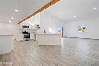 8161 E Beverly St, Tucson, AZ 85710