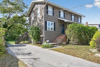 22 8th St, Bayville, NY 11709