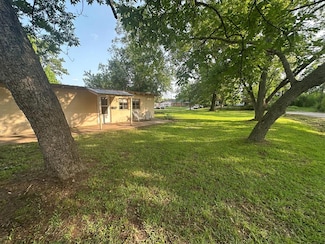 707 Lipsey Ave, Palestine, TX 75803