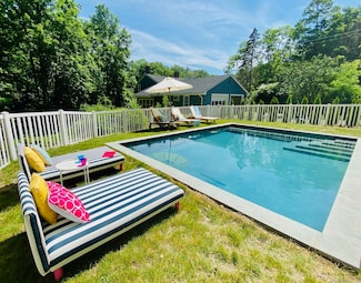 58 Middle Haddam Rd, East Hampton, CT 06424