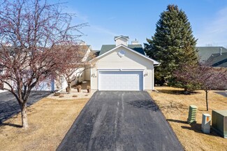 610 Aqua Cir Unit 102, Circle Pines, MN 55014