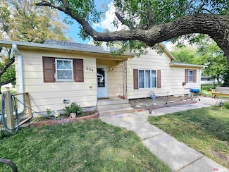 604 S Market St, Shickley, NE 68436