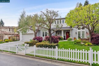 9 Avila Ln, Moraga, CA 94556