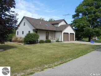 1211 W Church St, Stanton, MI 48888