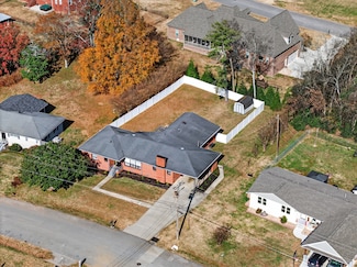 1105 Bagley Dr, Fayetteville, TN 37334