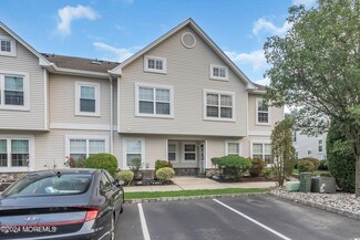 28 Forrest Ct, Tinton Falls, NJ 07753