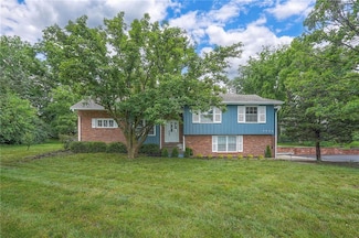 9826 State Line Rd, Leawood, KS 66206