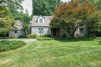 1243 E Catalpa St, Springfield, MO 65804