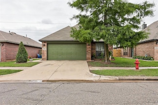 1312 SW 25th St, Moore, OK 73170