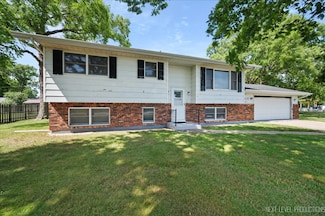 215 E Parker St, Gardner, IL 60424