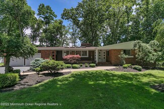 32 E Larchmont Dr, Colts Neck, NJ 07722