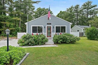 6 Oak Dr, Carver, MA 02330