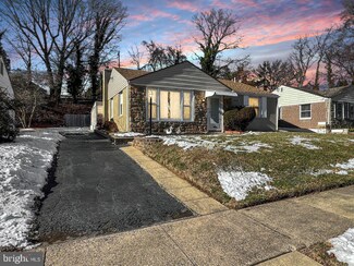 5211 Arrowhead Ln, Drexel Hill, PA 19026