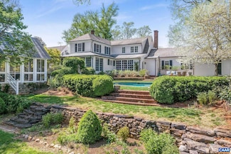 1985 Stony Point Rd, Charlottesville, VA 22911
