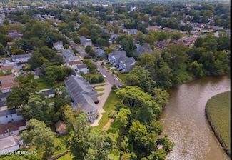 127 Bank St, Red Bank, NJ 07701