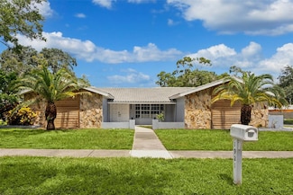 1921 Blue Heron Way, Palm Harbor, FL 34683