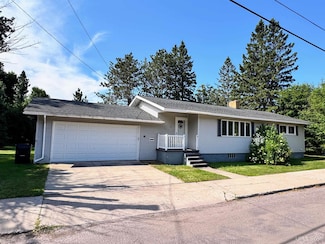 51 1st St, Laurium, MI 49913