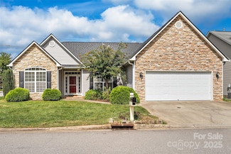 2 Thornwood Ct, Arden, NC 28704