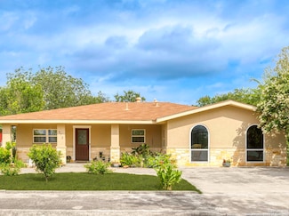 973 Coleman St, Poteet, TX 78065