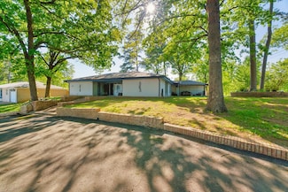 135 Roundwood Dr, Hot Springs, AR 71901
