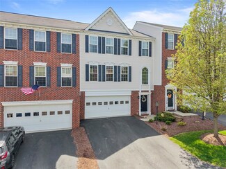 15 Abbeywood Ln Unit 42B, Canonsburg, PA 15317