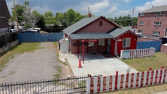 571 Geneva St, Aurora, CO 80010