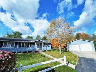 1909 N 5 Mile Apt B Rd, Sanford, MI 48657