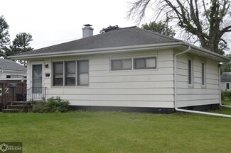 1213 Marshall Dr, Marshalltown, IA 50158