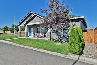2583 Newmar Ln, Medford, OR 97504