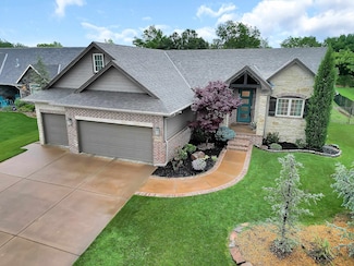 2400 N Fairway Ln, Derby, KS 67037