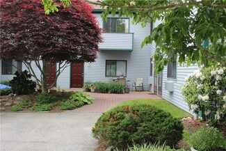 661 Metacom Ave Unit 7, Bristol, RI 02809