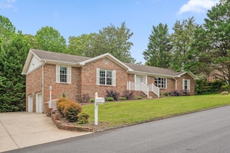 1219 King Arthur Rd, Chattanooga, TN 37421
