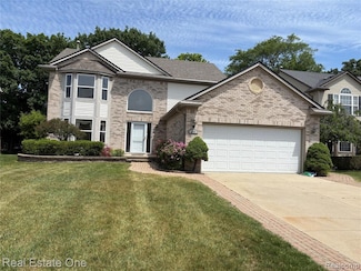 1327 Hartland Dr, Troy, MI 48083