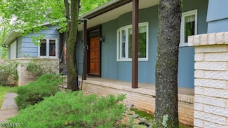 11 Allenby Ln, Scotch Plains, NJ 07076