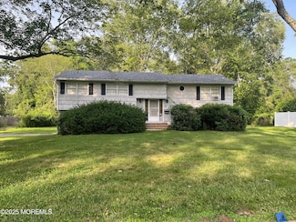 118 Jumping Brook Rd, Lincroft, NJ 07738