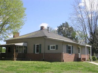 41660 S Co Rd 300 E, Winslow, IN 47598