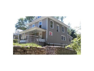 8907 E Thompson Ave, Independence, MO 64053