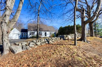 712 Salisbury St, Worcester, MA 01609