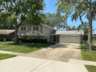 1930 N Lakeside Plaza, Hoffman Estates, IL 60169