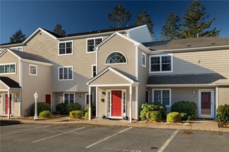 39 Ansonia Ave, Bristol, RI 02809
