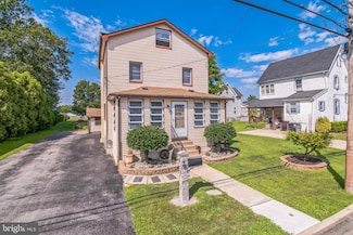 361 Amosland Rd, Holmes, PA 19043