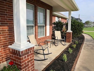 2862 Dees Cir, Sealy, TX 77474