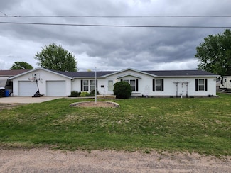 620 N Easy St, Elm Creek, NE 68836